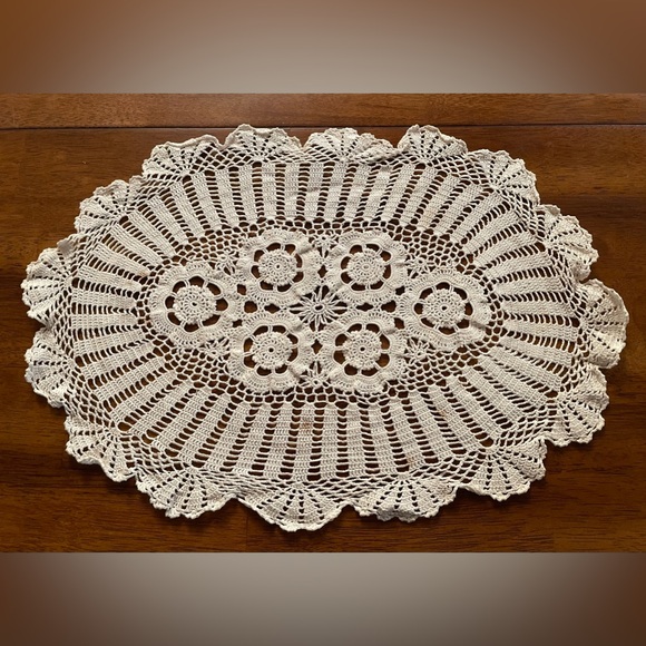 🧶 Hand Crochet Doily (Oval) - Picture 2 of 10